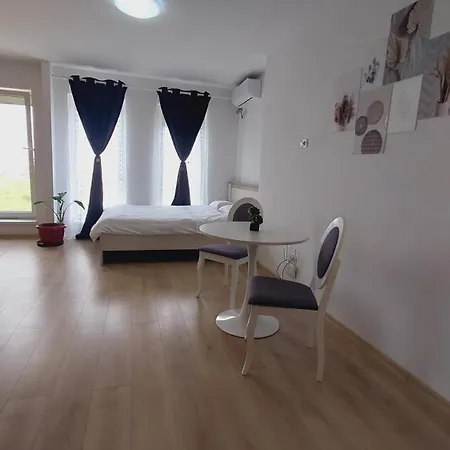 Garsoniera 콘스탄차